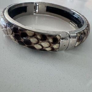 Chic Crocodile Skin  Women's Bracalet